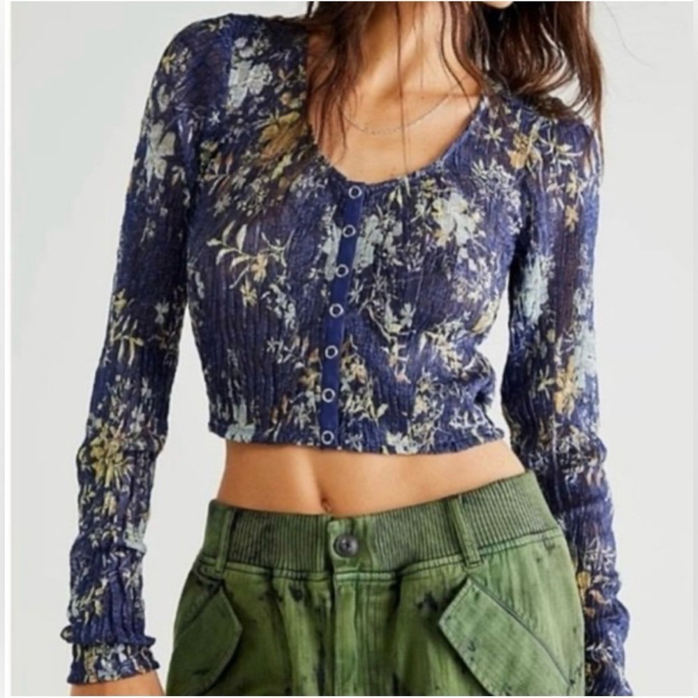 We The Free Angelina Navy Floral Print Long Sleeve Crop Top in XS